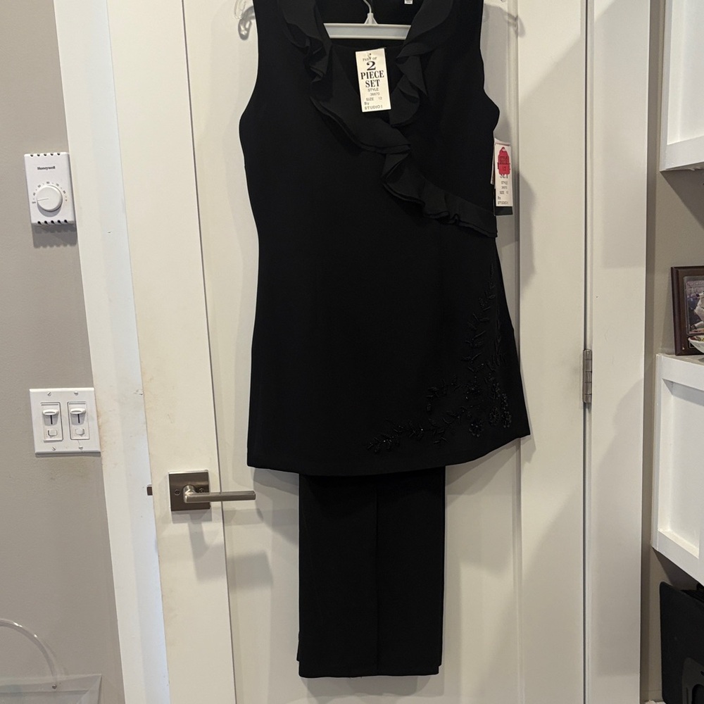 Studio I Black Ruffle Top and Pants Ensemble
